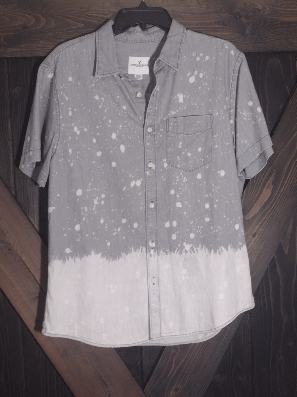 American Eagle Outfitters Gray and White Short-Sleeve Button-Up Shirt